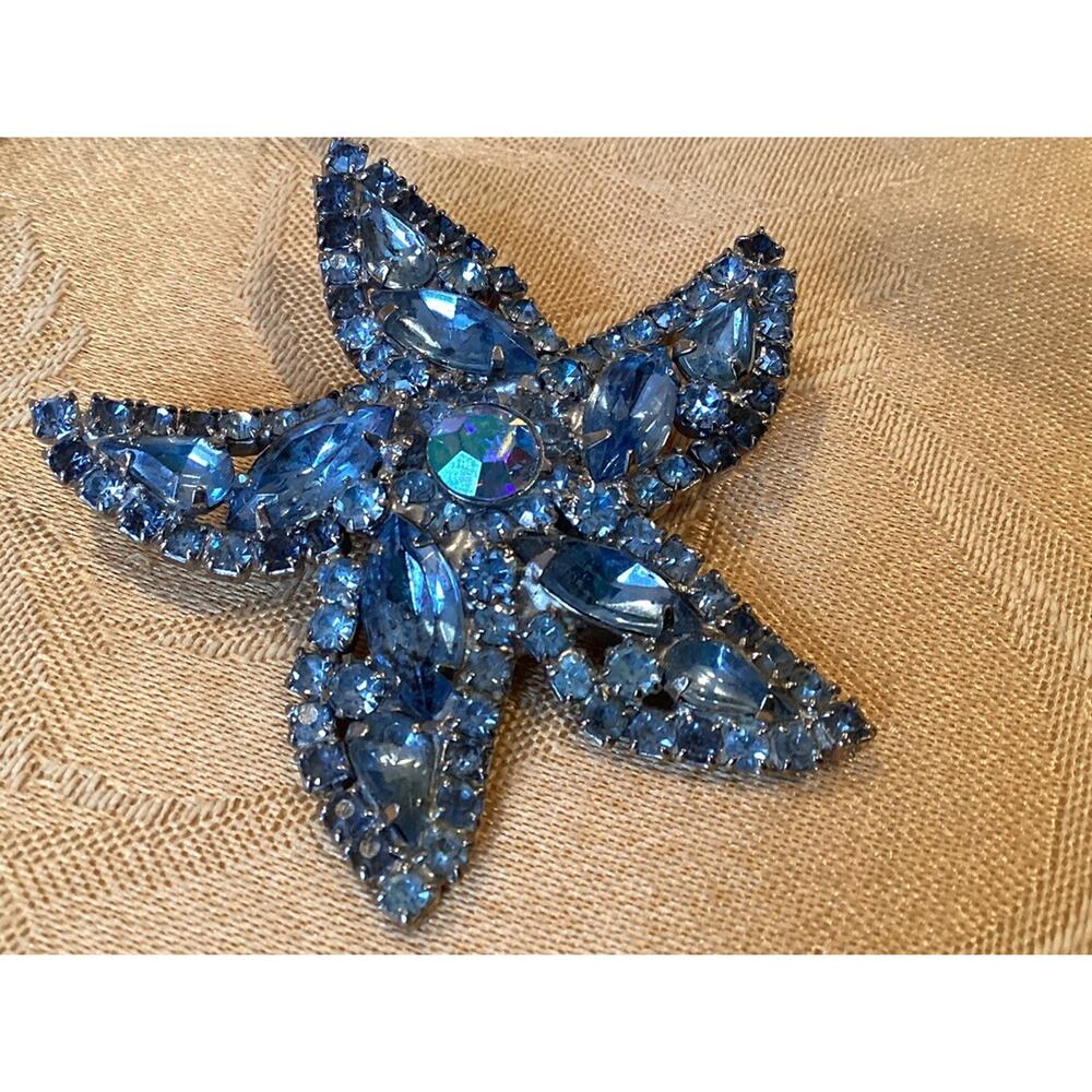 Vtg WEISS Something Old Blue Rhinestone Star Fish Brooch Pin Prong Set 2.75” - Picture 3 of 7